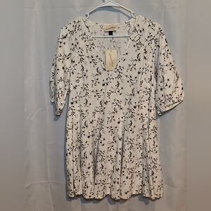 Floral White Dress Universal Threads Medium